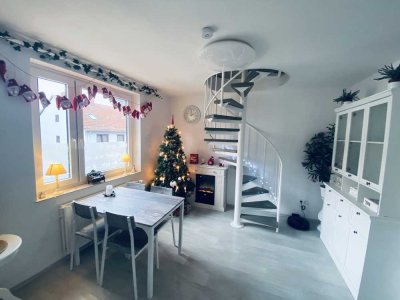 Ausgesprochen schöne Maisonettewohnung in ruhiger Lage mit EBK, Balkon, Gartenanteil
