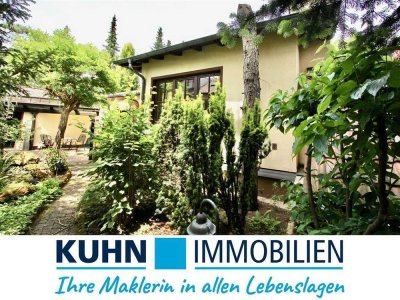 Exklusiver Bungalow mit Schwimmhalle und Wellnessbereich in bester Wohnlage in Erlangen-Sieglitzhof