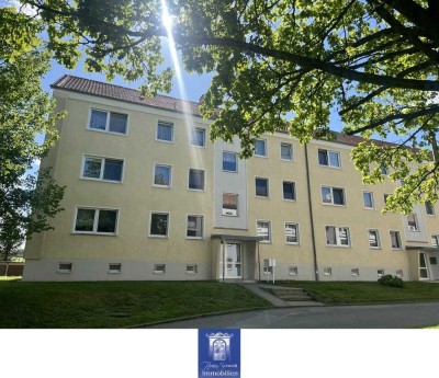 Gemütliche Wohnung mit großem Balkon, Tageslichtbad und separater Küche!