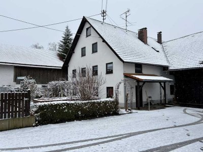 Provisionsfrei für den Käufer:  große Wohnung mit extra Büroräumen