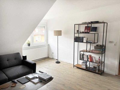 Zentral im Westen: Attraktive 2-Zimmer-DG-Wohnung