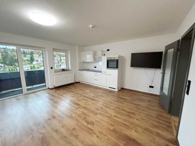 Hübsches und saniertes Apartment mit Balkon, teilmöbliert