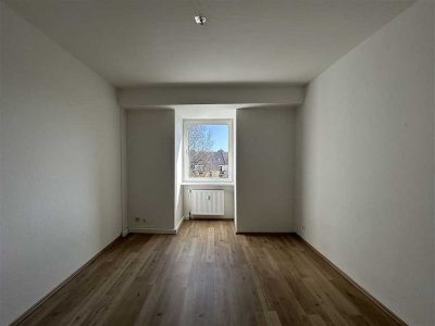 Ab sofort! Gepflegte 2-Zimmer-Whg in zentraler Lage von E-Altendorf