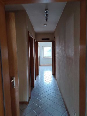 2-Zimmerwohnung im 2.OG sucht nette Mieter