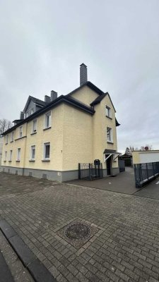 Gepflegte 2,5-Zimmer Wohnung in Solingen Wald mit Garage