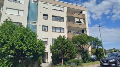 Barrierefreie 4,5-Zi.-Whg mit Balkon, Garage
 & tollem Ausblick – ideal für Familien!