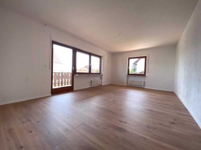 Große EG Wohnung mit 3 Schlafzimmern und Terrasse