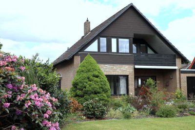 0 % Käuferprovision! Wunderbares Einfamilienhaus mit traumhaftem Garten unweit des Weserstrandes!