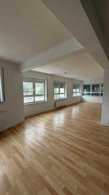 Helle 3-Zimmer Wohnung in Zentrumsnähe - sofort bezugsfertig