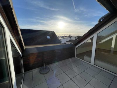 Geräumige 3-Zimmer-Dachgeschosswohnung mit Loggia und EBK in Hattersheim-Okriftel
