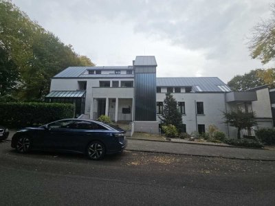 Günstig:  Wohnung Zwei Zimmer,Kü.,Die., Bad 1. Etage modernes Architektenhaus Beste Wohnlage