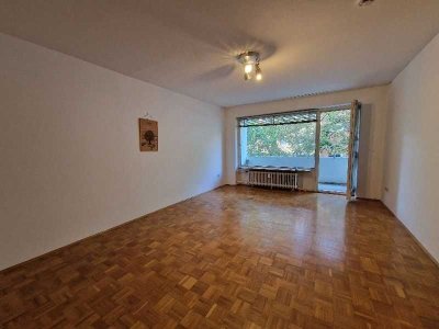 Sonnige Wohnung mit großzügigem Grundriss und Balkon zum Innenhof