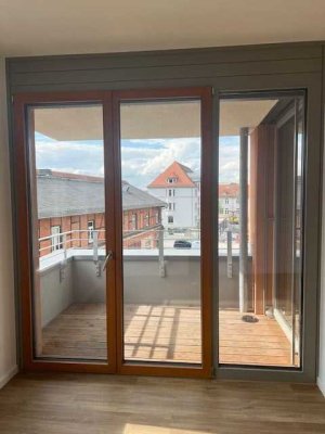 ERSTBEZUG! LETZES HAUS! Größere 4-Zimmer-Wohnung mit 2 Bädern und West-Loggia