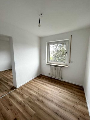 Moderne und gemütliche 2,5-Zimmer-Wohnung mit Balkon & Stellplatz