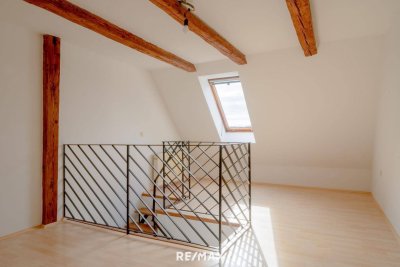PROVISIONSFREI! Wohnen mit Weitblick – Maisonette mit historischem Flair