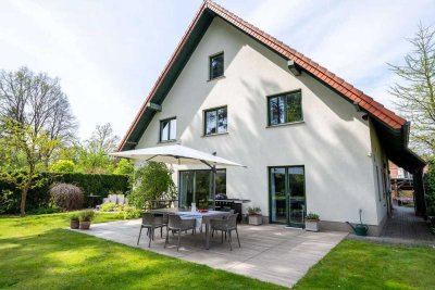 Großzügige Haushälfte im Zweifamilienhaus mit Garten, Kamin & Sauna in ruhiger Lage von Eggersdorf