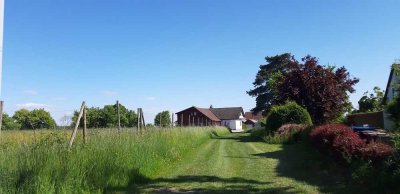 Einfamilienhaus auf großem Grundstück in Ortsrandlage