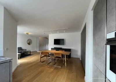 Charmante Maisonette-Wohnung mit Fußbodenheizung, Parkett & zwei Balkonen
