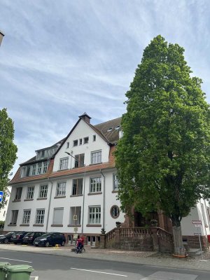 Nur noch wenige Einheiten! Neubauqualität im Denkmal Rodensteinschule: 2 Zimmer, Erstbezug mit EBK