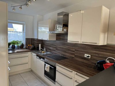 Von Privat: modernes, helles 6-Zimmer-RMH mit Garten/Terrasse