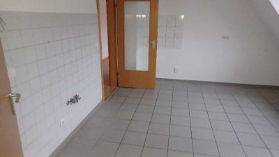 Schöne 2 Zimmer Dachgeschoss Wohnung im Herzen von Großostheim