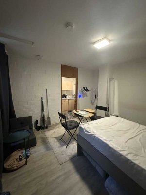 Eduard-Spranger-Straße 7, room 0.02, 71634 Ludwigsburg