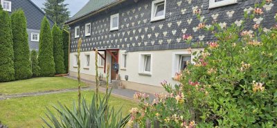 Einfamilienhaus mit Doppelgarage in idyllischer Lage