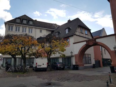 Darmstadt-Mitte: 5-Zi.-Maisonette-Wohnung mit 2 Balkonen