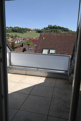 Moderne 3,5-Zimmer Maisonette in Stuttgart Luginsland mit Balkon mit Blick auf den Rotenberg