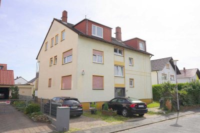 Weiterstadt-Kernstadt. Helle 2 1/2 ZKBB. Einbauküche.