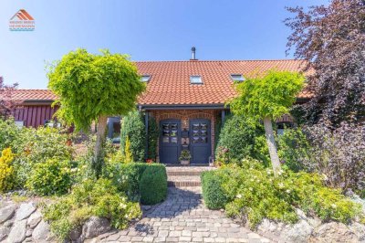 Großzügiges Ein-/Zweifamilienhaus mit wunderschönem Garten in Drangstedt