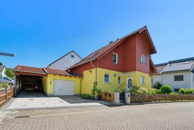 Freistehendes Einfamilienhaus mit Garten, EBK, Garage und PV-Anlage!