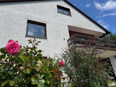 Schuch Immobilien - Lichtdurchflutete 3-Zimmerwohnung mit Balkon und Gemeinschaftsgarten