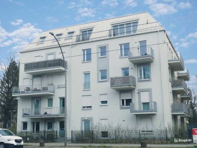 Elegantes, bezugsfreies Penthouse mit Dachterrasse: Stilvolles Zuhause in begehrter Lage von Karlsho