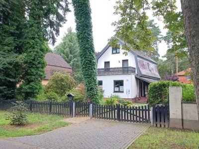 Im Grünen Wohnen in einem ansprechend modernisierten Altbau