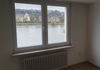 Direkt am Rhein - Helle 2,5-Zimmer-Wohnung in Pfaffendorf