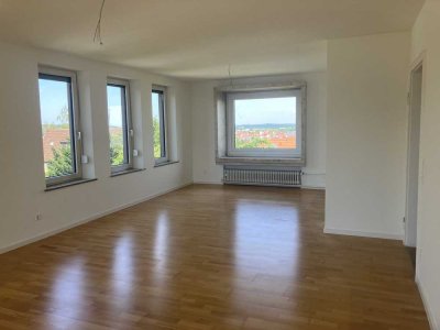 Geschmackvolle, helle, große Wohnung in Höhenlage von Leonberg