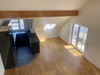 Seniorengerechte, große, neuwertige 2,5-Zi.-Maisonette in Krumbach - mit Aufzug u. TG-Stellplatz
