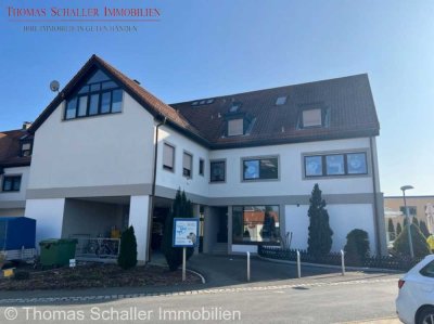 BEZUGSFREI ! Charmante 3-Zimmer-Dachgeschosswohnung mit Süd-Loggia in Röttenbach bei Erlangen