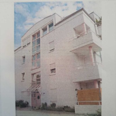 Schöne Erdgeschoßwohnung in Zentraler Lage in Neustadt mit Garagenstellplatz & 5min zum Bahnhof