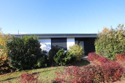 Modernisierter Bungalow in ruhiger Lage plus Einzelgarage!