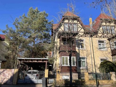 Dachgeschoss-Traum 4 Zimmer in neu sanierter,denkmalgeschützter Villa in Bestlage von Markkleeberg