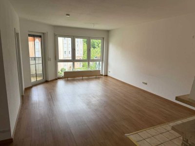 Helle 2 Zimmerwohnung mit Loggia in Bad Soden 1