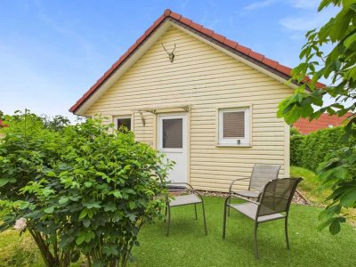 Provisionsfrei: Neuwertiges Holzhaus mit eigenem Garten zu vermieten