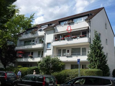 Helle, ruhige 4-Zimmer-Wohnung mit Süd-Balkon in Beuel in direkter Rheinnähe