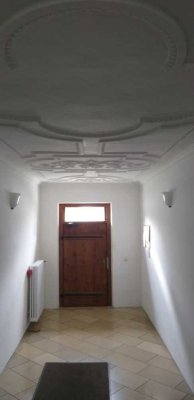 Traumhafte Altbauwohnung - 2 ZKB in unmittelbarer Nähe der Klinik Josefinum in Augsburg