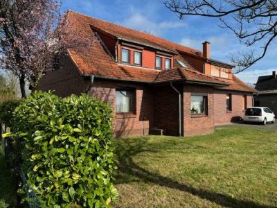 Ideal für zwei Generationen - Zweifamilienhaus auf 7.841 m² Grundstück  in Bötersen zu verkaufen