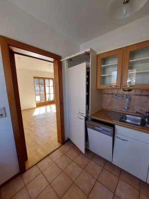 TOP LAGE! Sonnige 2-Zi. Wohnung, 56 qm, EBK, Balkon, PKW-Stellplatz