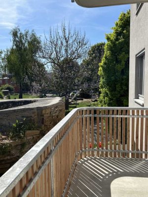 Erstbezug: Raffiniert geschnittene 3 Zimmer Wohnung mit Balkon im Zentrum