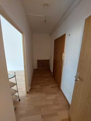 Komplett möblierte 1,5-Zimmer-Wohnung mit Küche